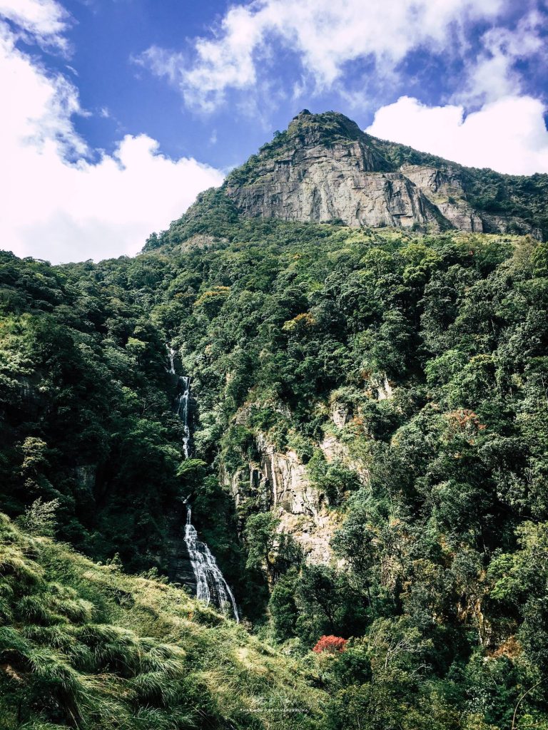 Kolapathana WaterFall