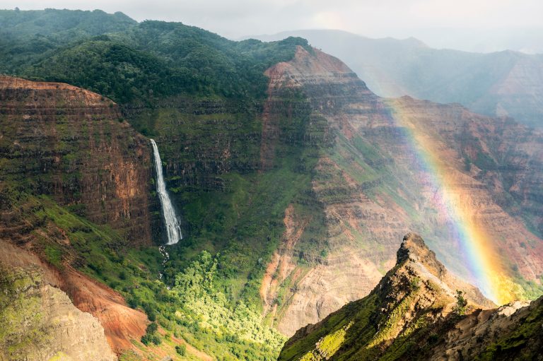 Rainbow according to the Waimea Canyon, Kauai, Hawaii