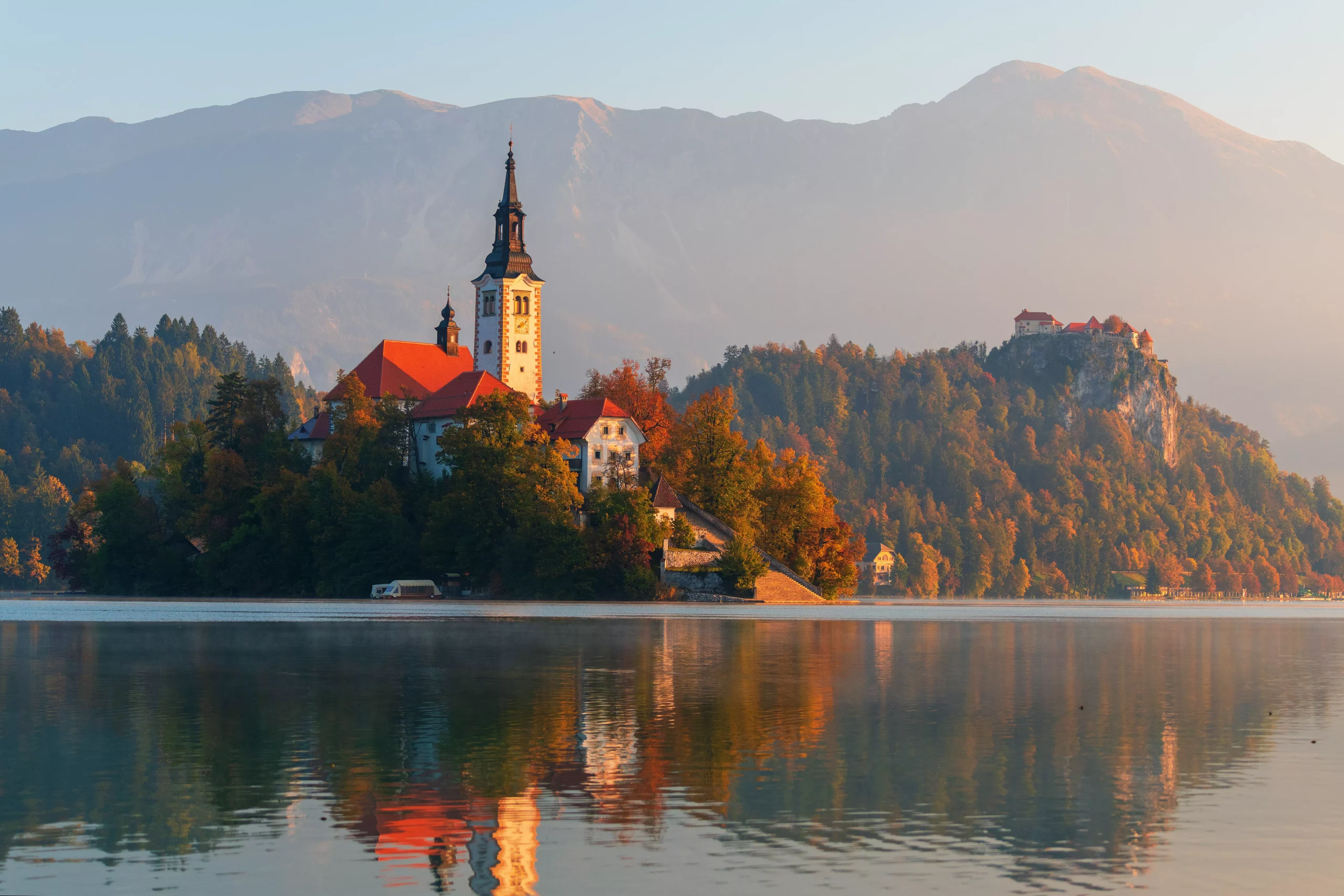 Goldener Herbst am Lake Bled in Slowenien